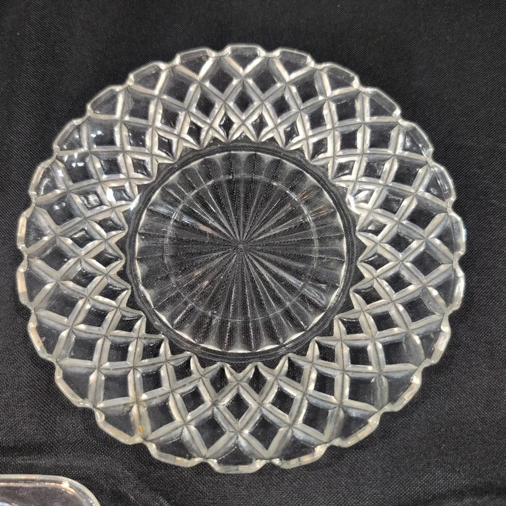 Vintage Clear Pressed Glass Plates Set of 3 Sunburst Diamond Point Floral - Picture 5 of 6